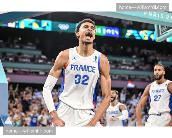 文班亚马半场21分创纪录 马刺状元秀季后赛处子秀惊艳